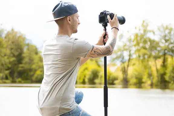 Das Monopod wird bei einer Sportveranstaltung genutzt.