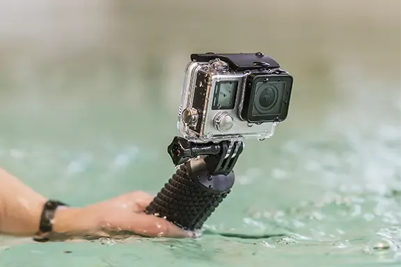 GoPro-Hülle in wasserdichter Hülle mit Schwimmgriff