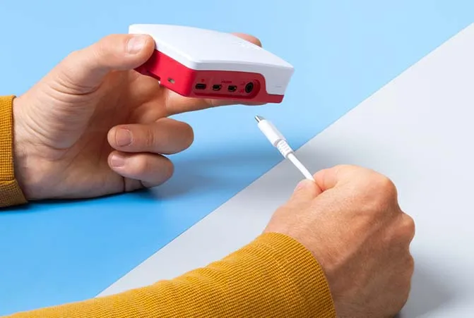 Raspberry Pi anschließen.